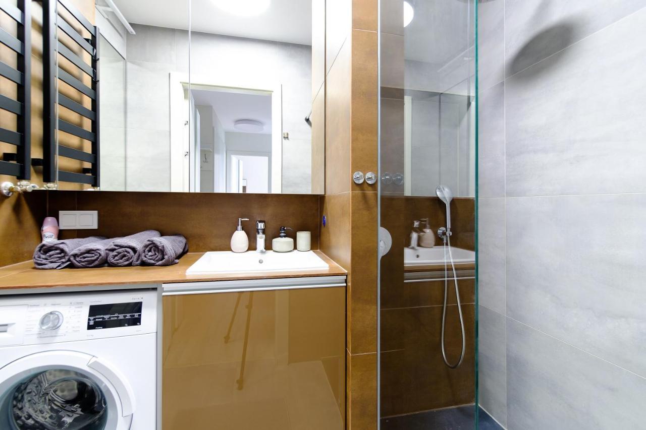 Hello Apartments Zajezdnia Wrzeszcz With Private Parking Γκντανσκ Εξωτερικό φωτογραφία